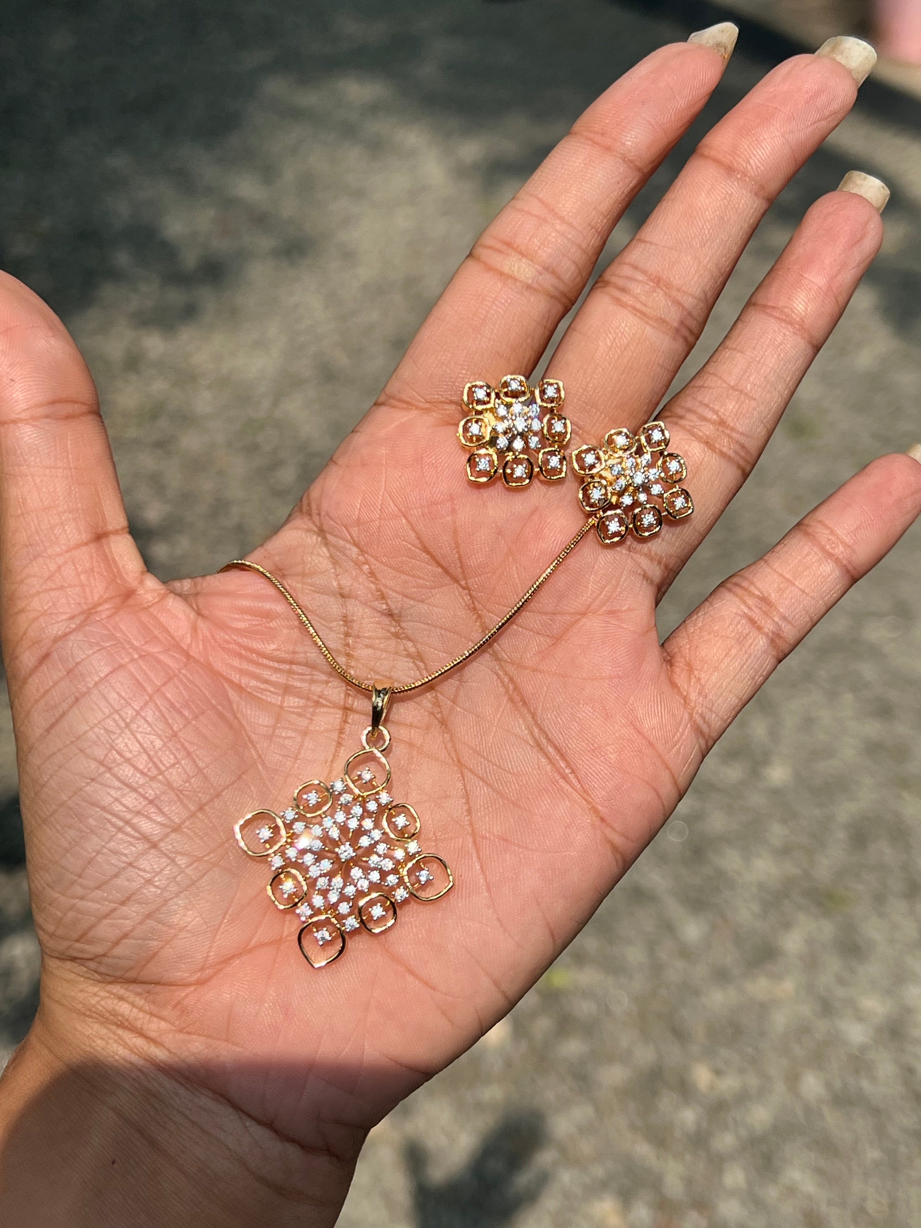 Premium diamond finish pendant set product code D61