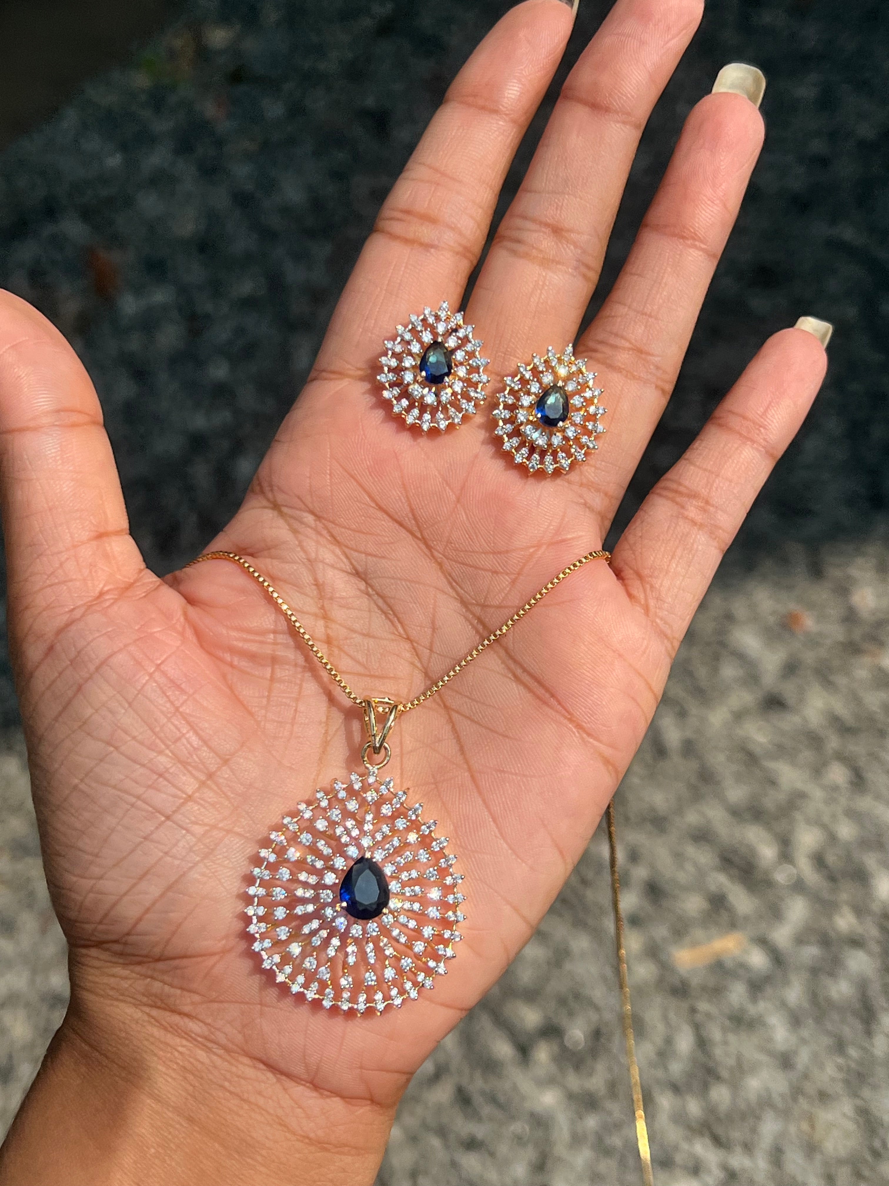 Premium diamond finish pendant set product code D134