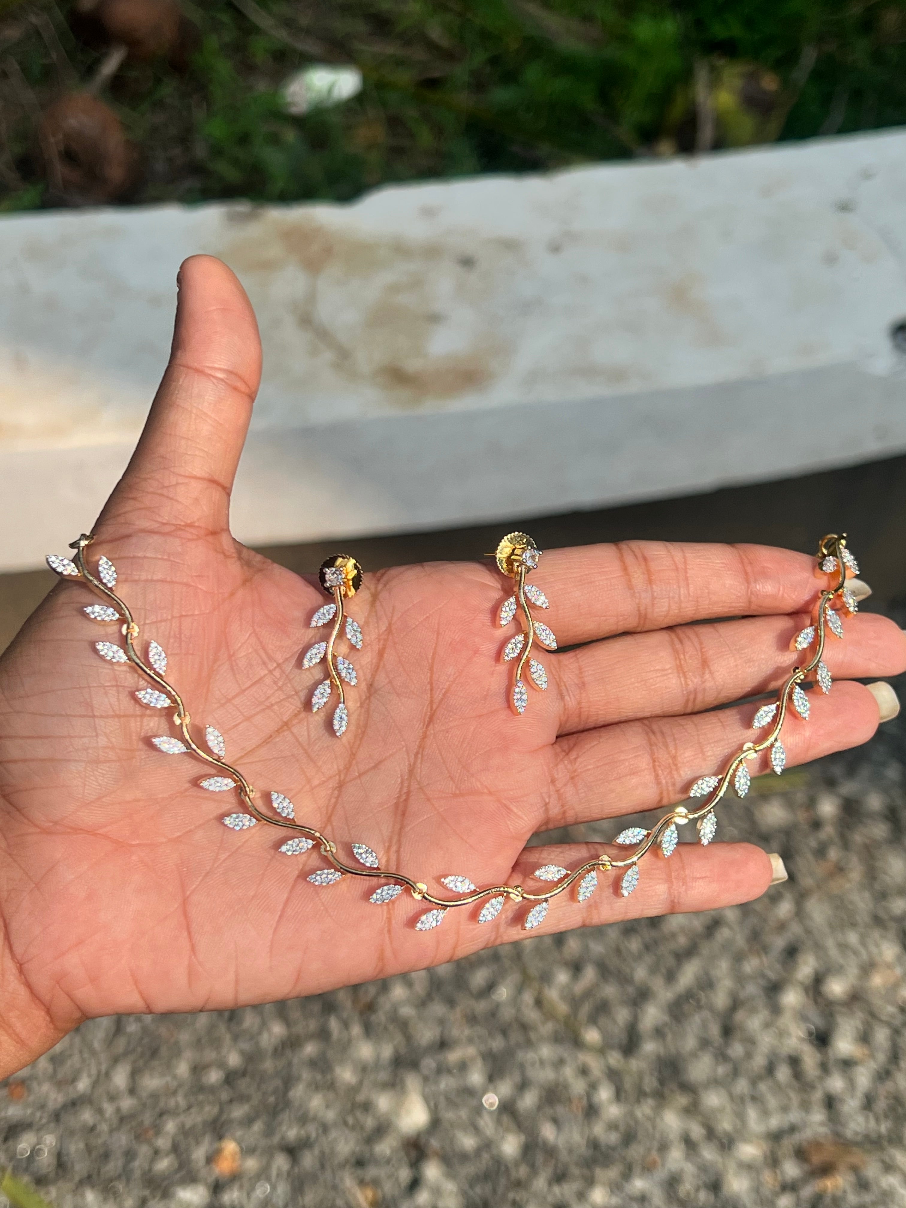 Premium diamond finish leaf pattern  bridal necklace product code D135