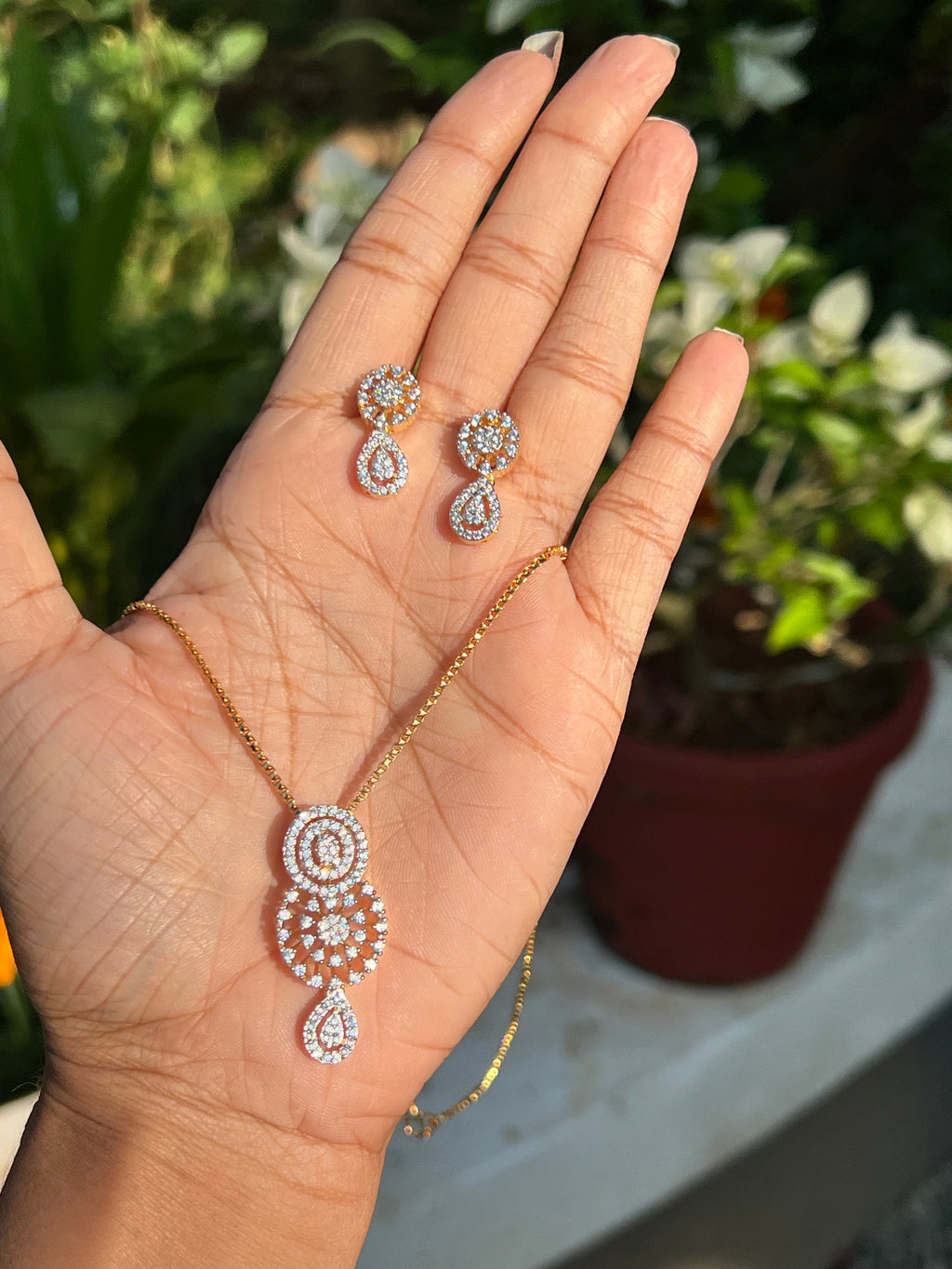 Premium diamond finish pendant set product code D38