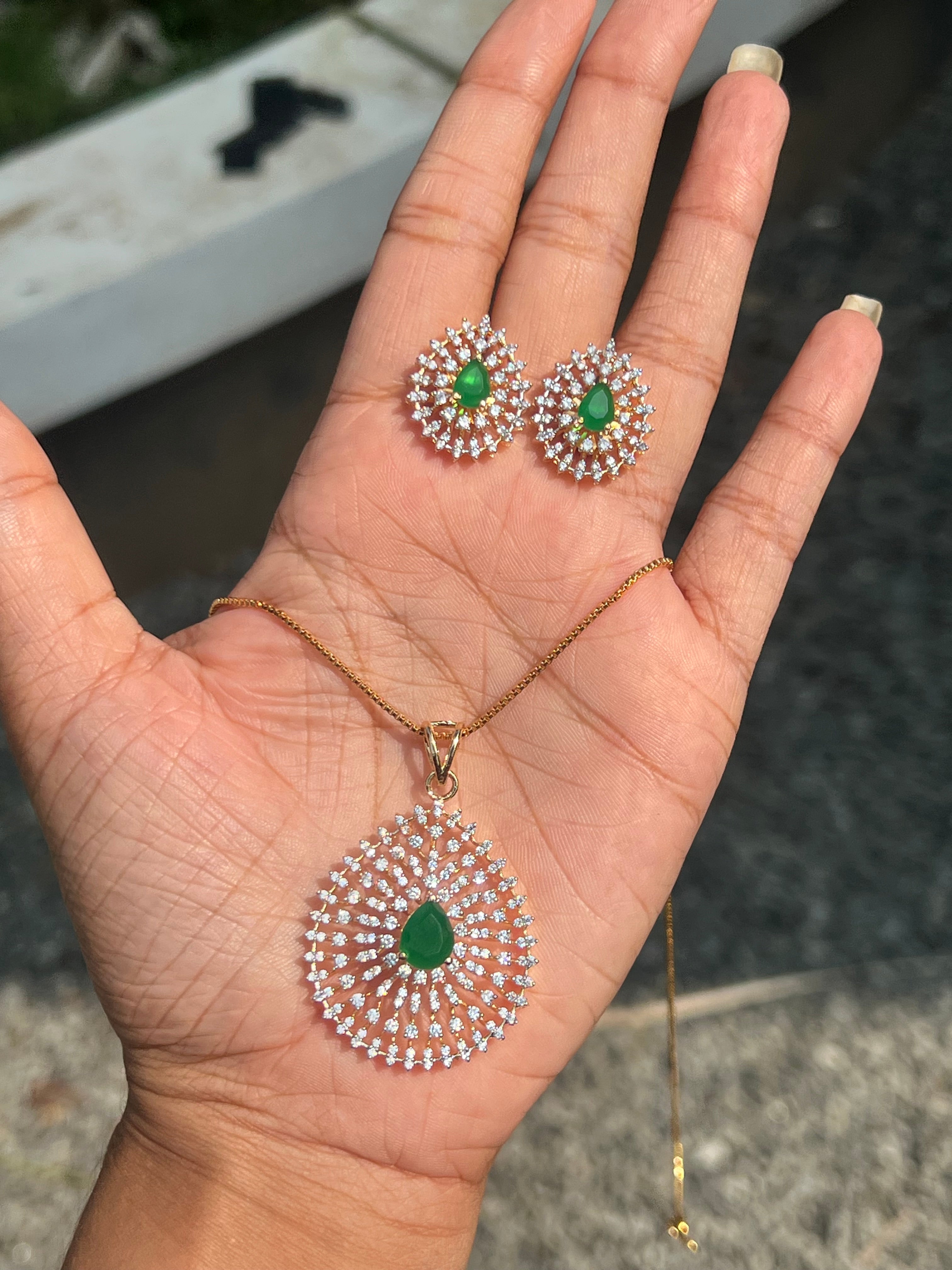 Premium diamond finish pendant set product code D134