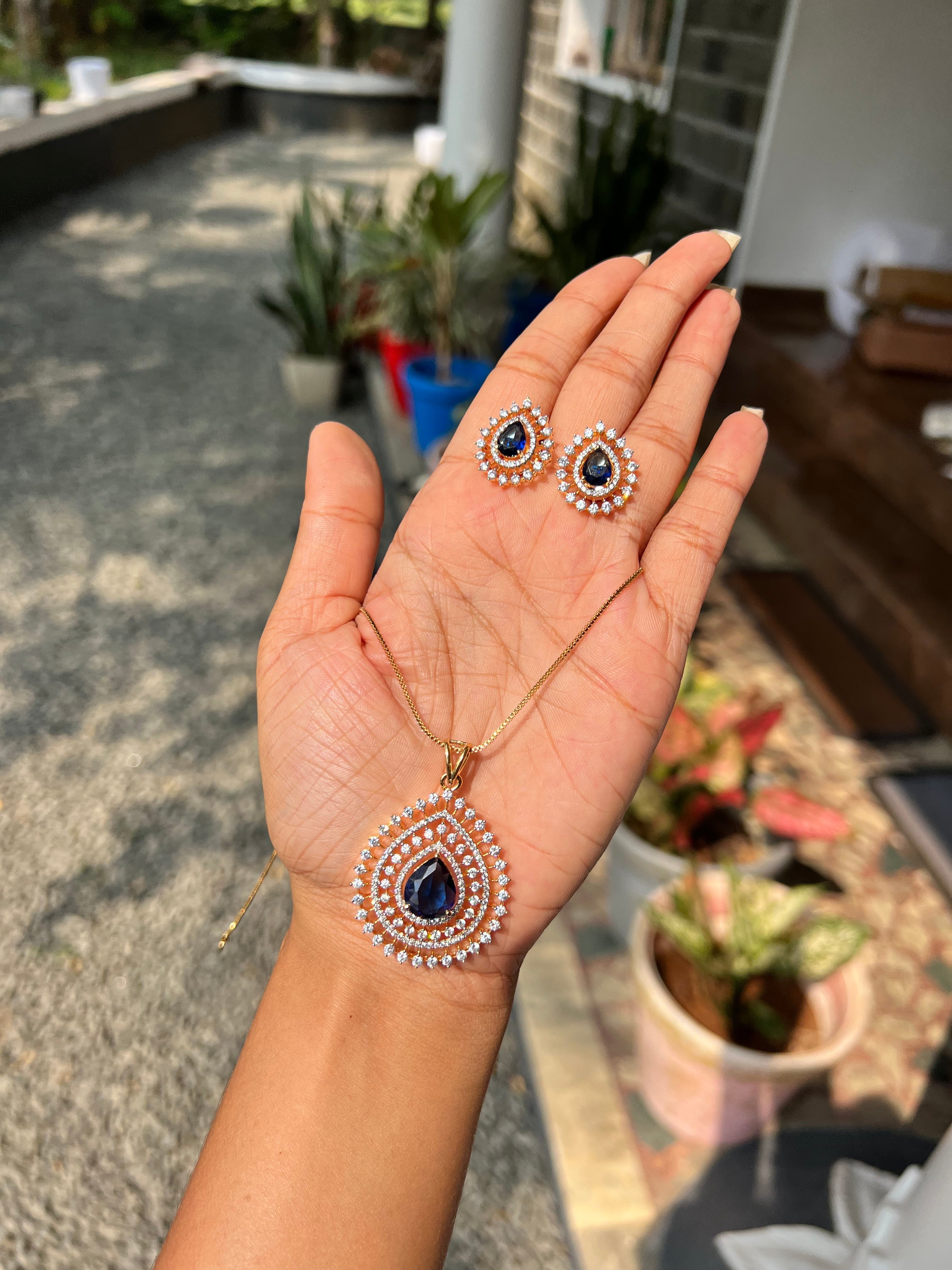 Premium diamond finish pendant set product code D67