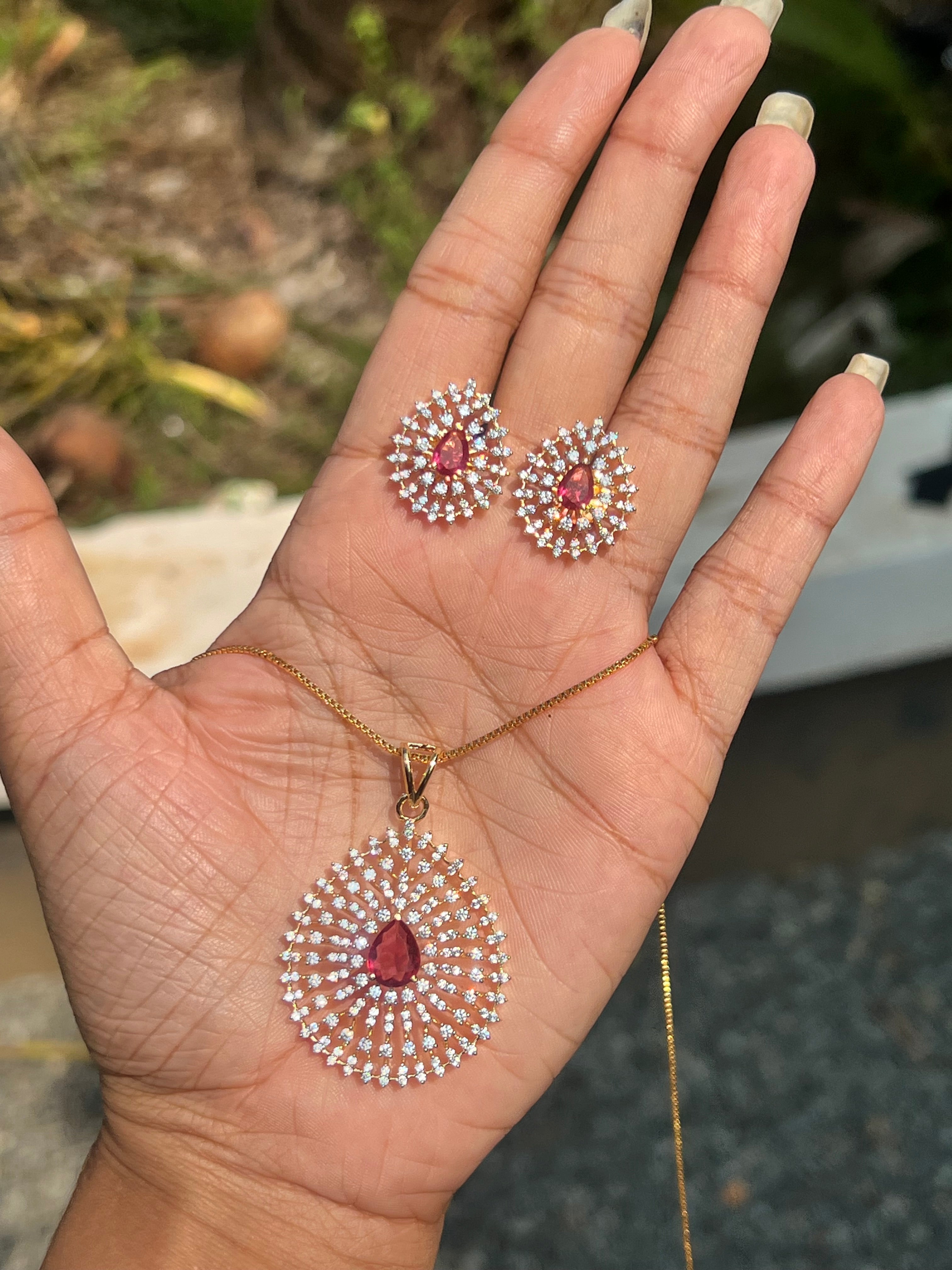 Premium diamond finish pendant set product code D134