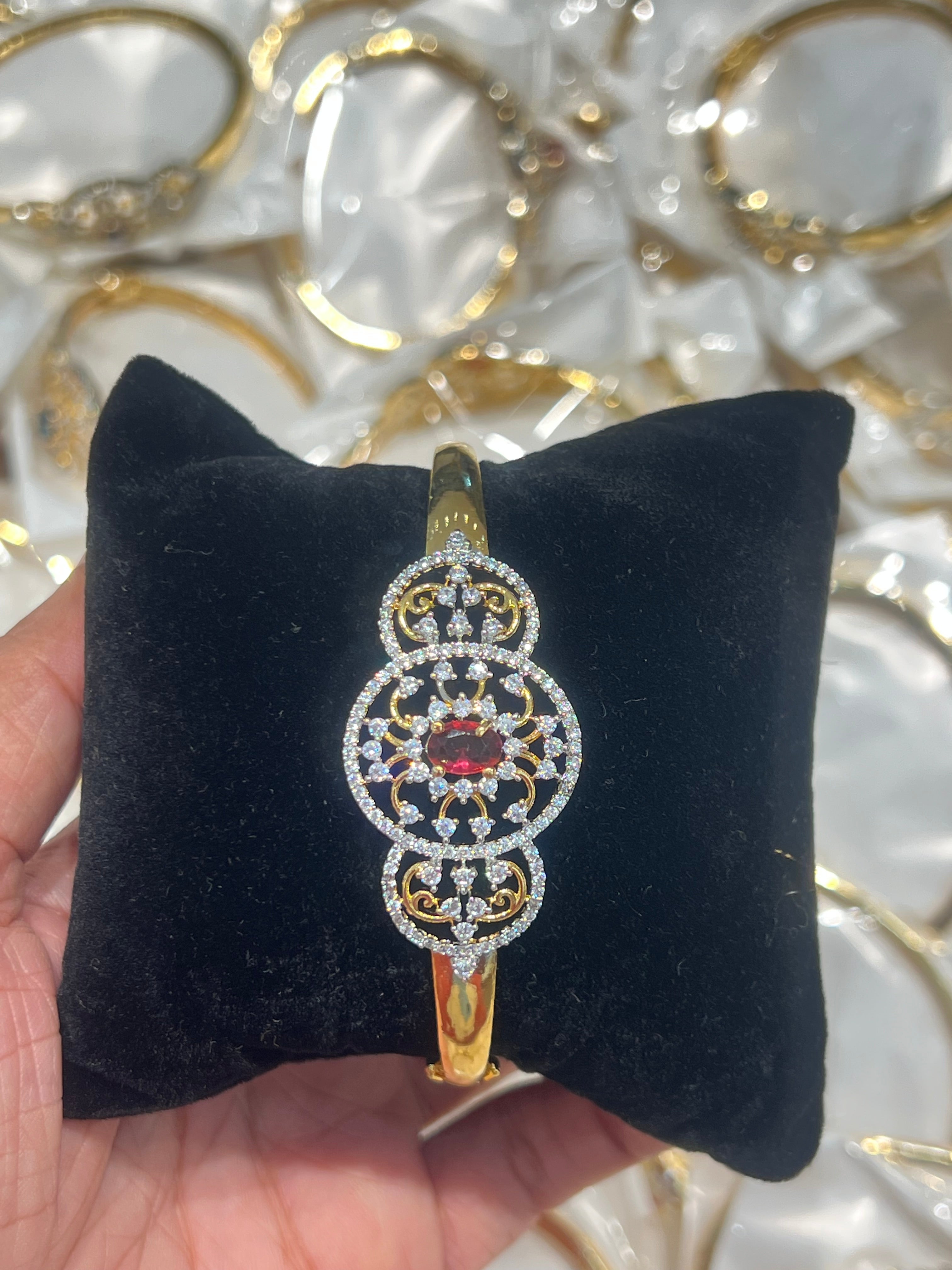 Premium diamond finish openable bracelet product code B16