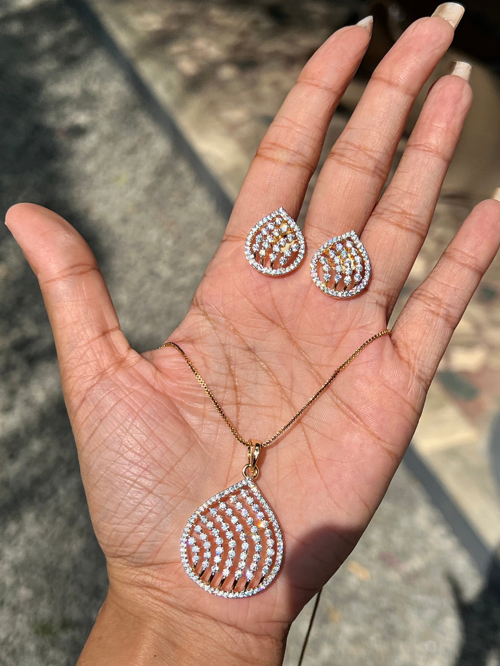 Premium diamond finish pendant set product code D78 (5 days dispatch time)