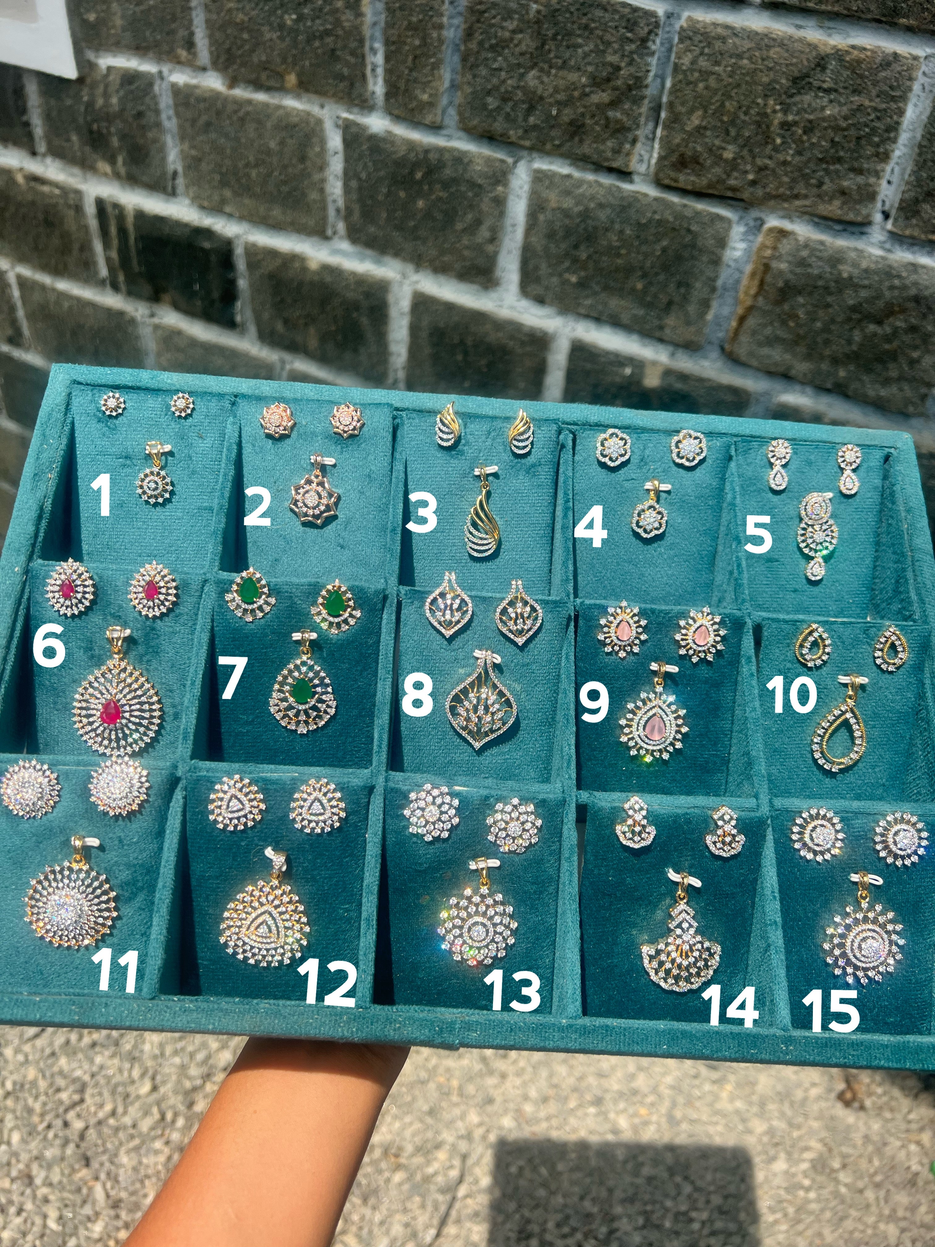 Premium diamond finish pendant set product code D236