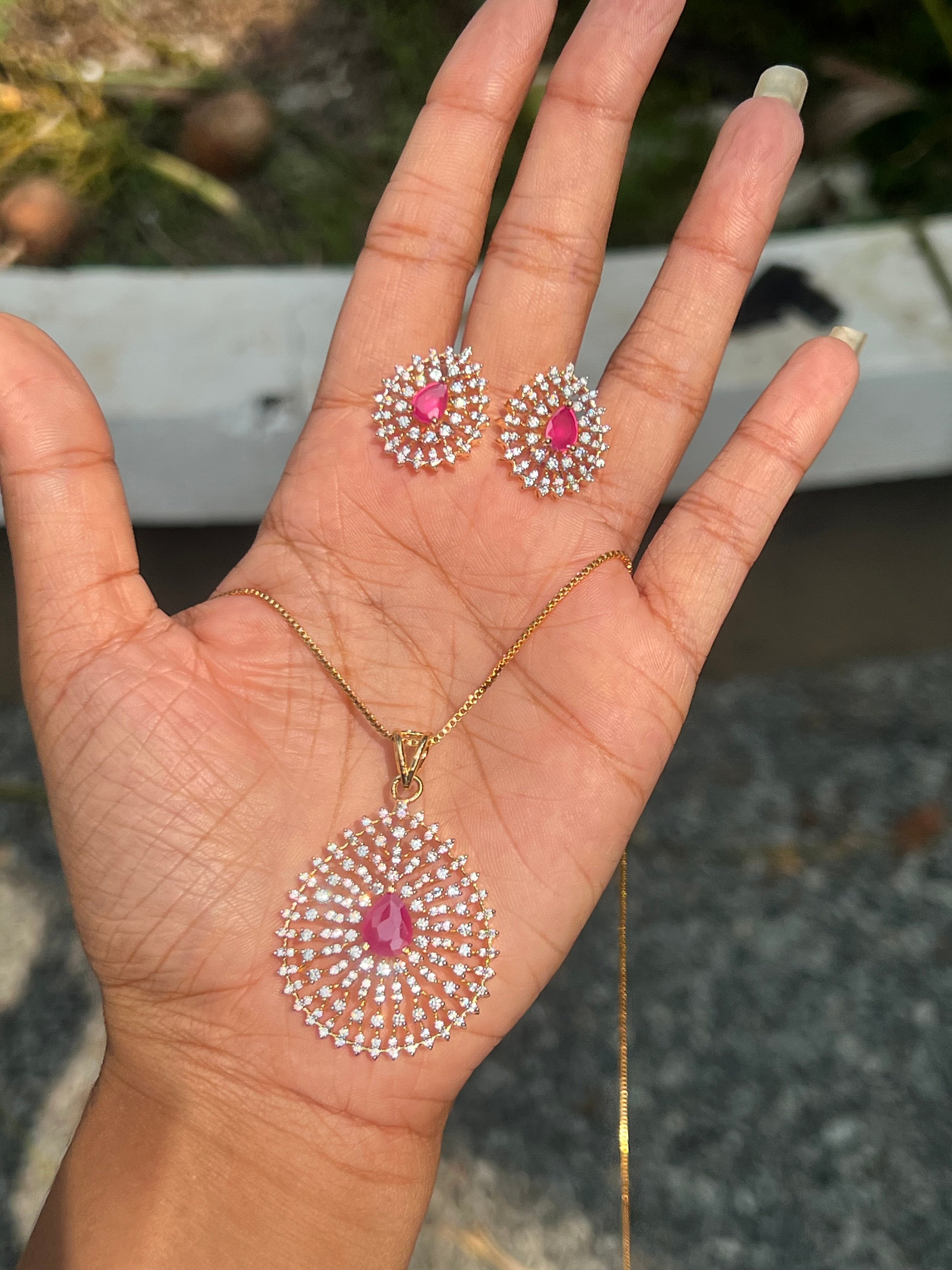 Premium diamond finish pendant set product code D134