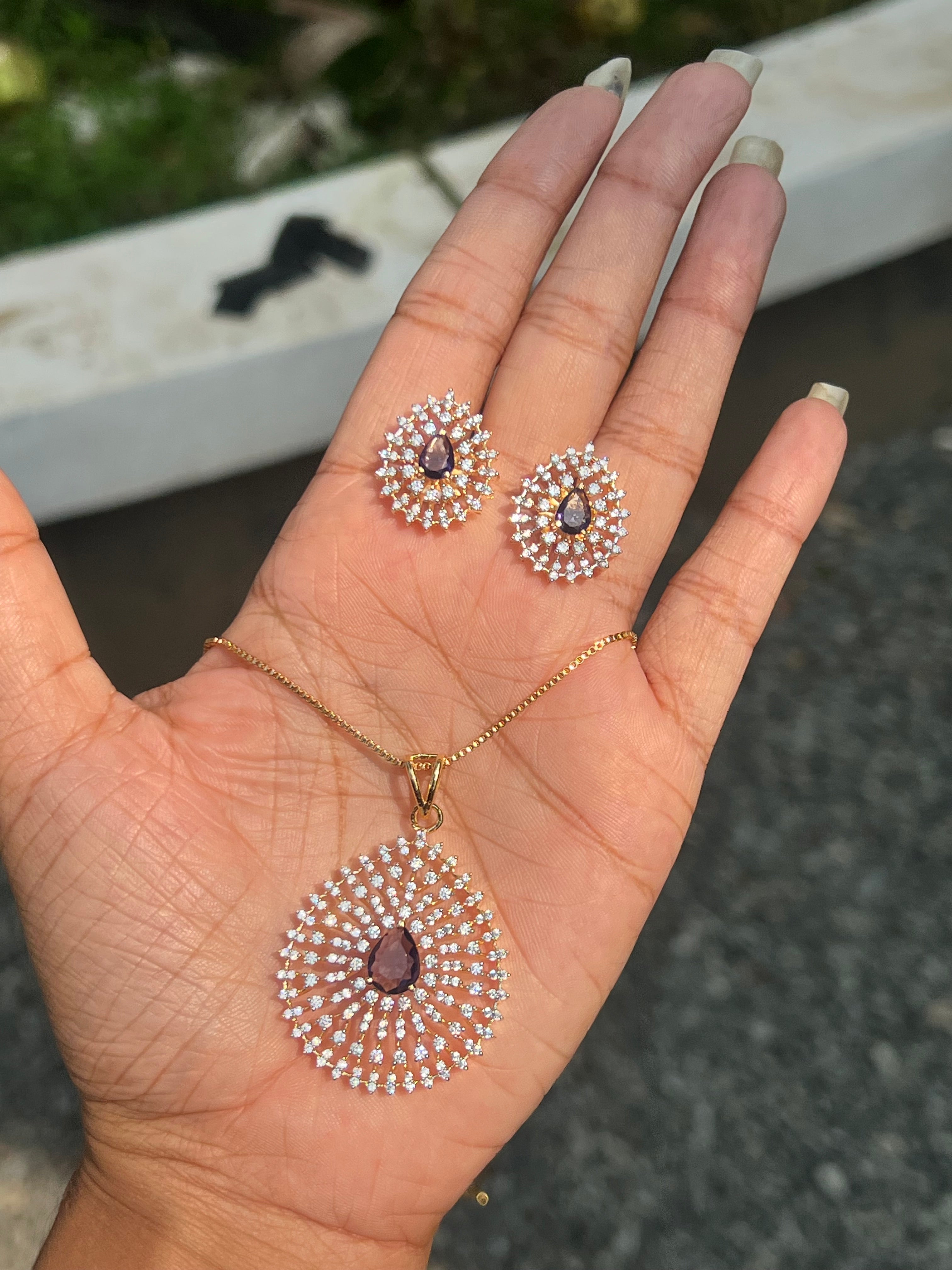 Premium diamond finish pendant set product code D134
