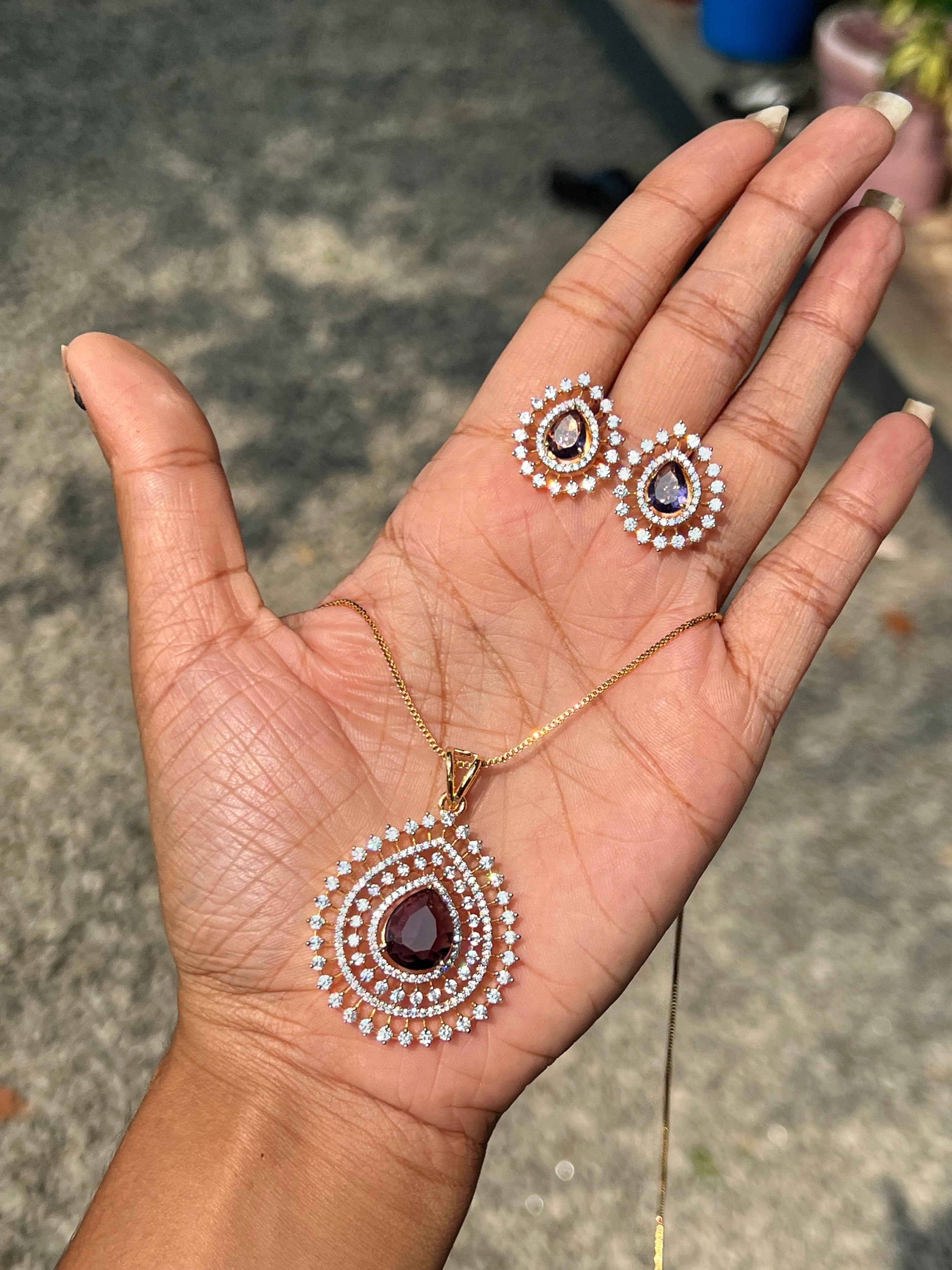 Premium diamond finish pendant set product code D67