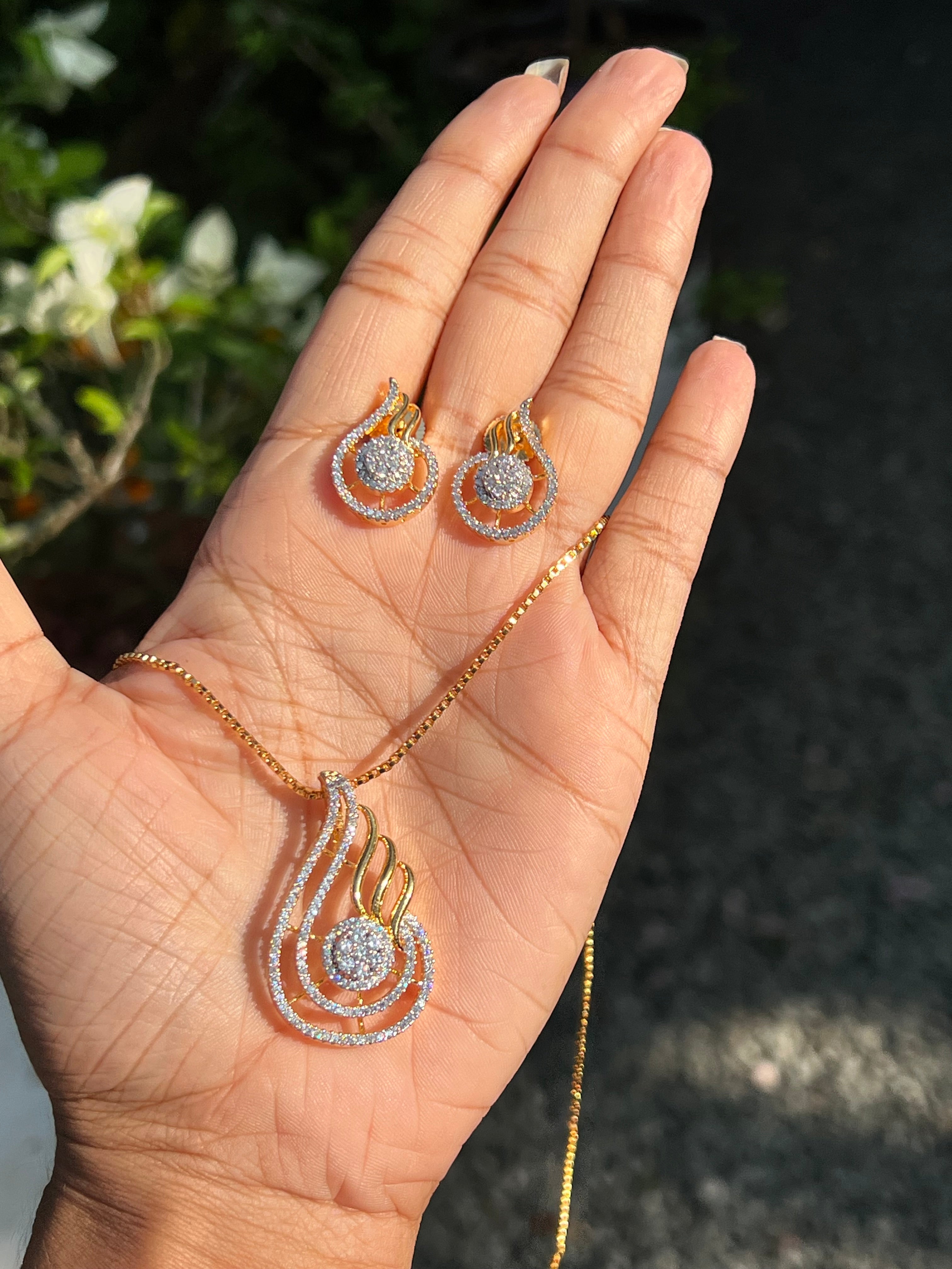 Premium diamond replica pendant set product code D37