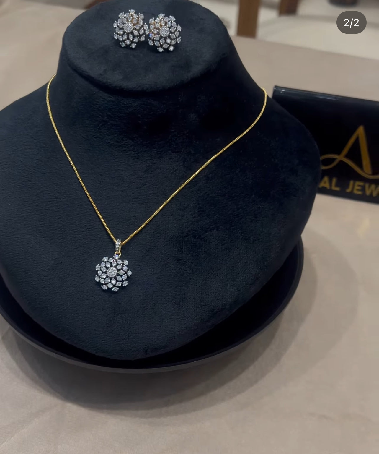 Premium party wear diamond finish pendant set product code D148