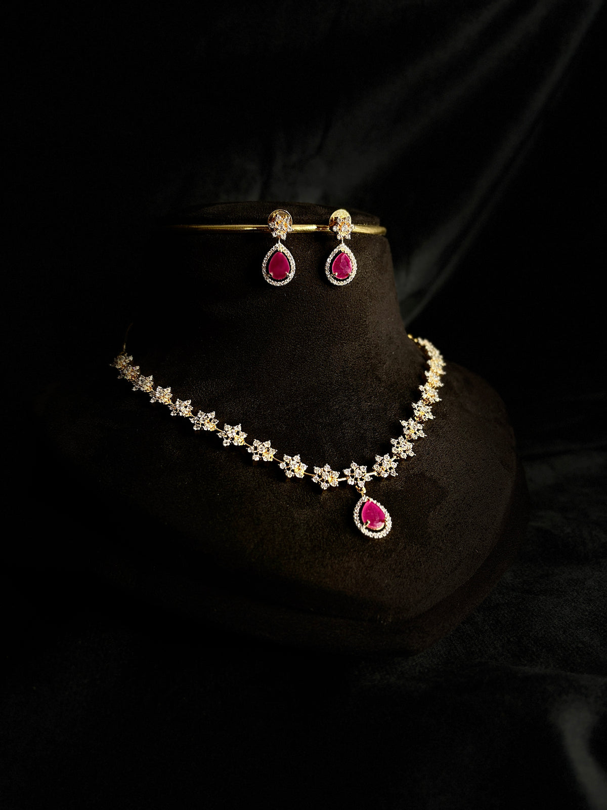 Premium daimond finish star necklace product code 32