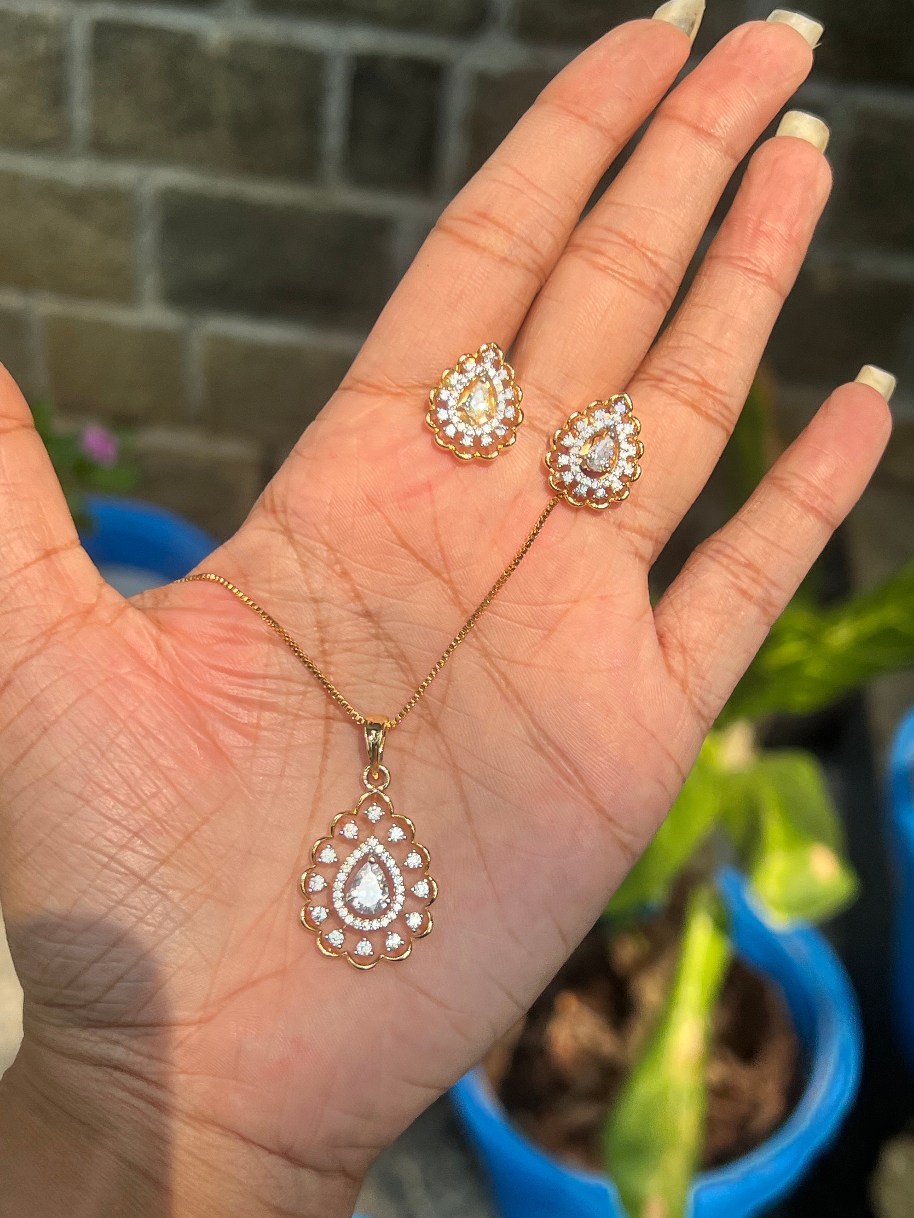 Premium party wear diamond replica repolishable pendant set product code D145