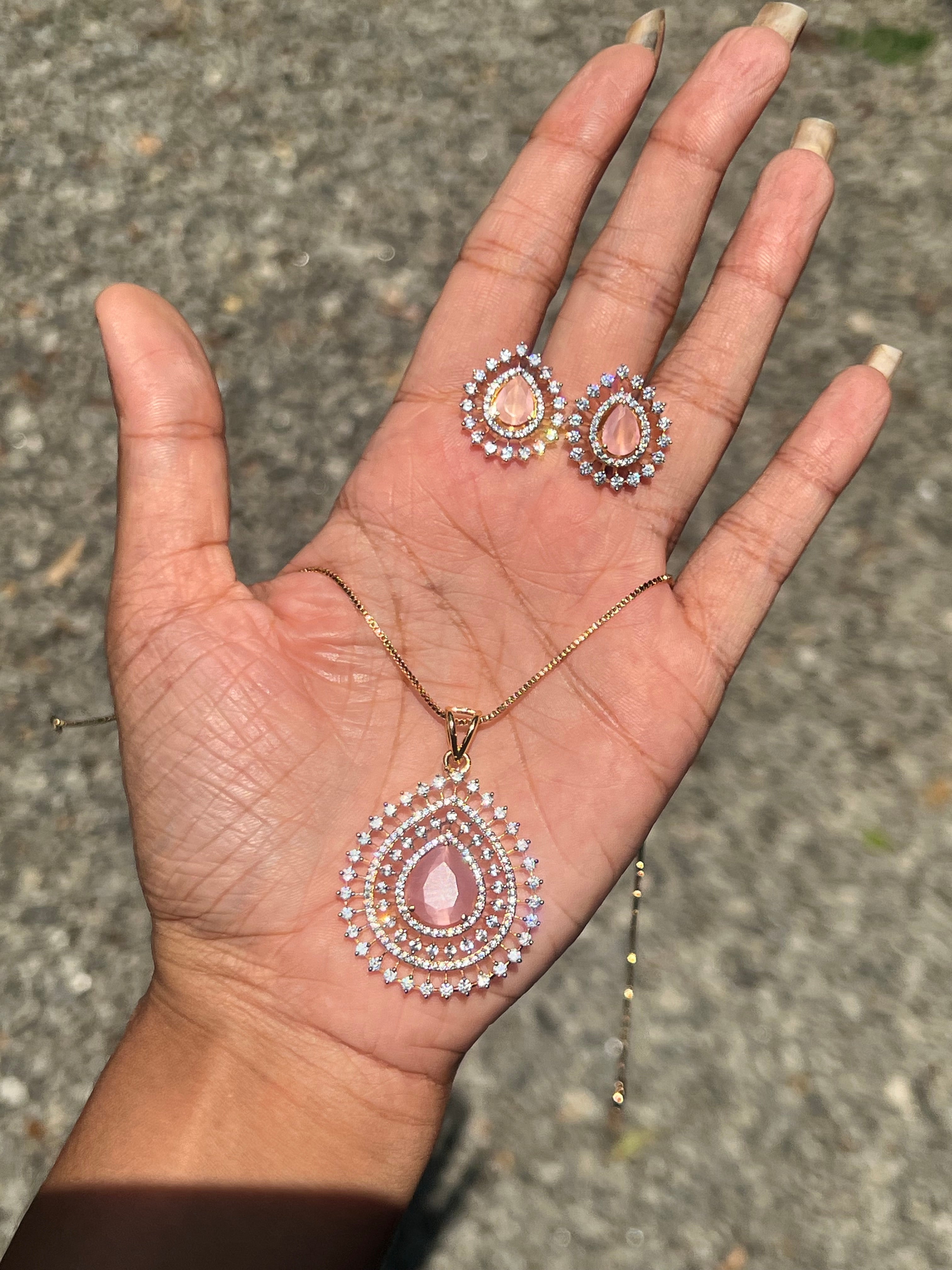 Premium diamond finish pendant set product code D67